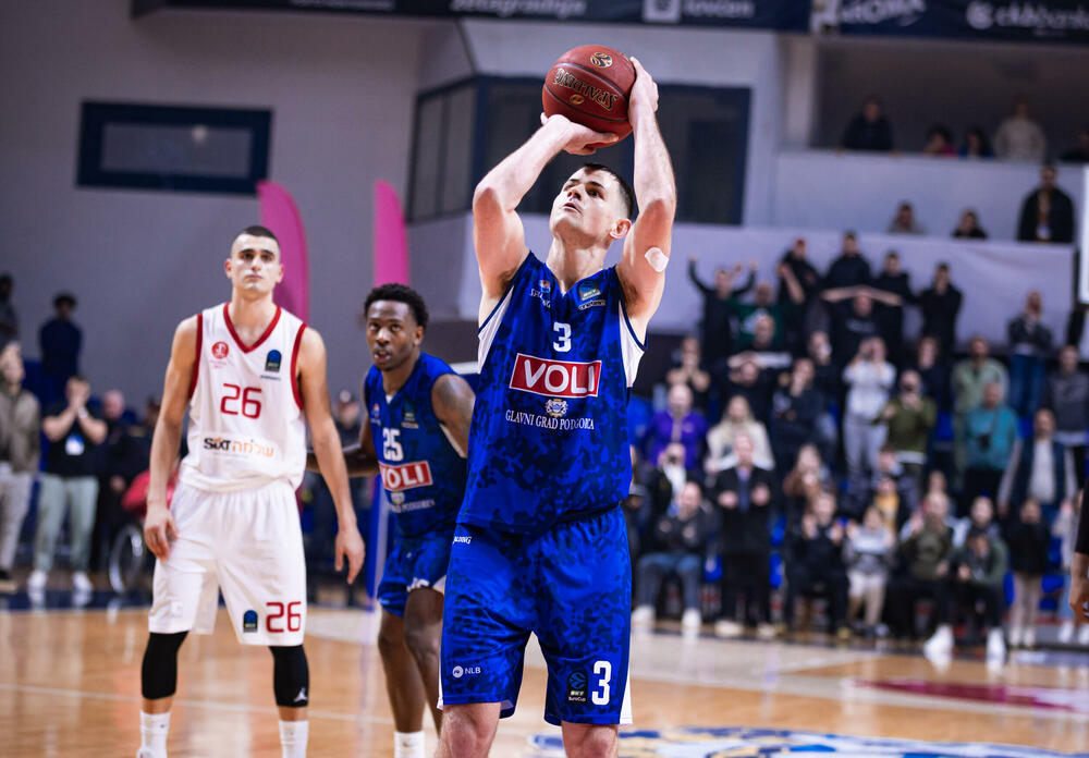 <p>Pravo malo čudo režirali su "plavi" košarkaši, koji osvojili krucijalne bodove protiv Hapoela, jednog od najboljih timova u Evrokupu, iako su na ulazu u posljednji minut gubili osam razlike</p>