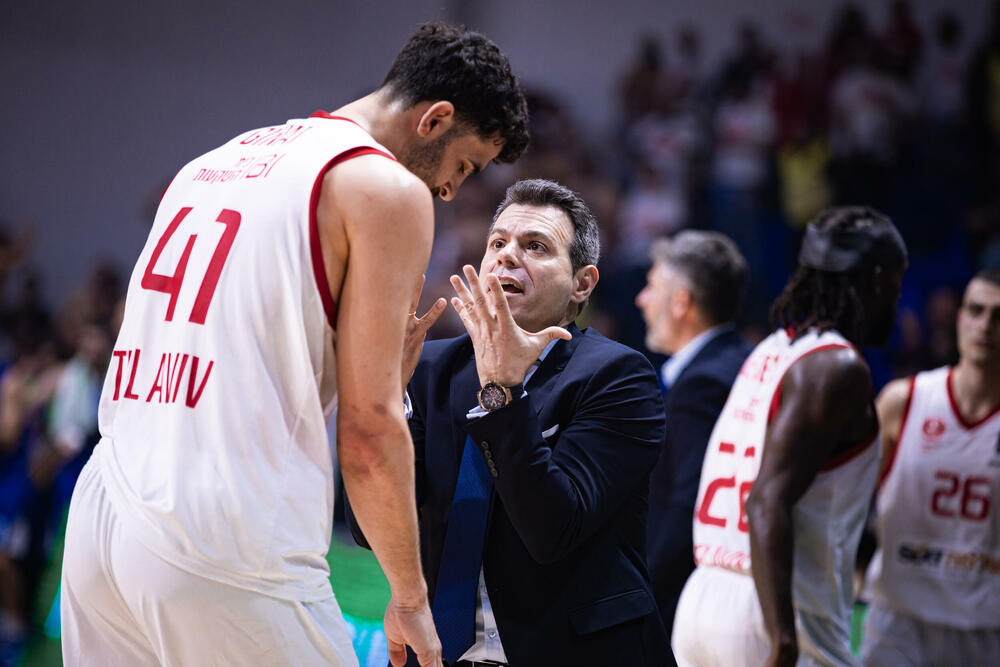 <p>Pravo malo čudo režirali su "plavi" košarkaši, koji osvojili krucijalne bodove protiv Hapoela, jednog od najboljih timova u Evrokupu, iako su na ulazu u posljednji minut gubili osam razlike</p>