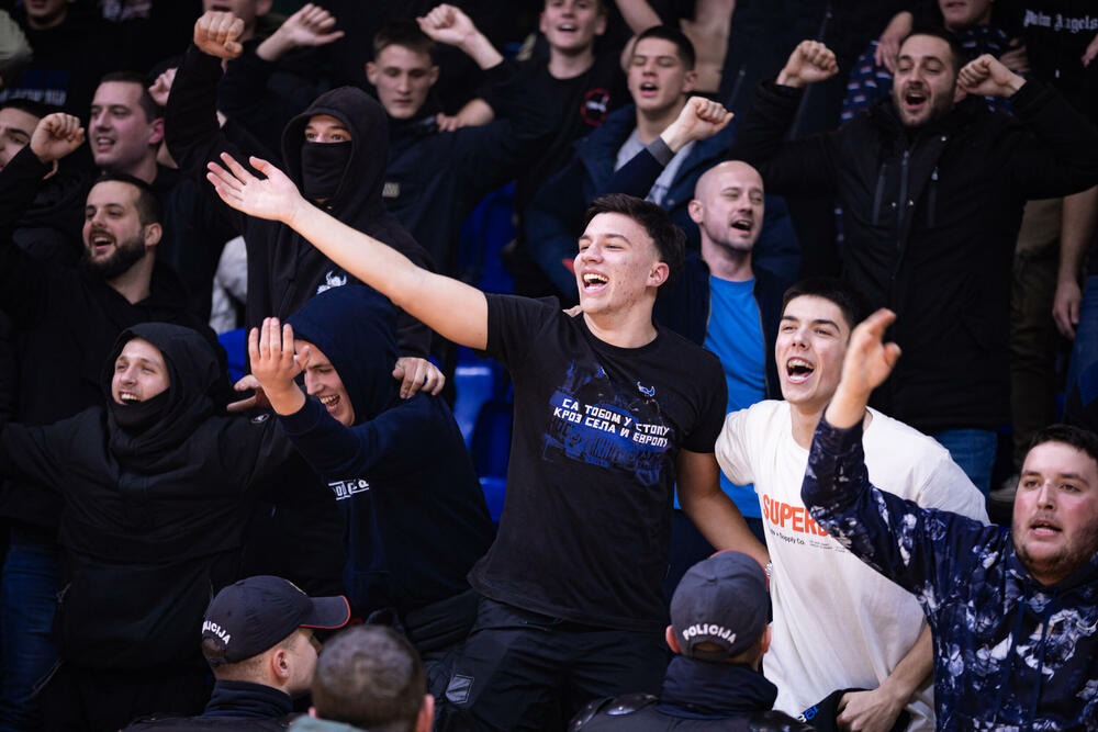 <p>Pravo malo čudo režirali su "plavi" košarkaši, koji osvojili krucijalne bodove protiv Hapoela, jednog od najboljih timova u Evrokupu, iako su na ulazu u posljednji minut gubili osam razlike</p>