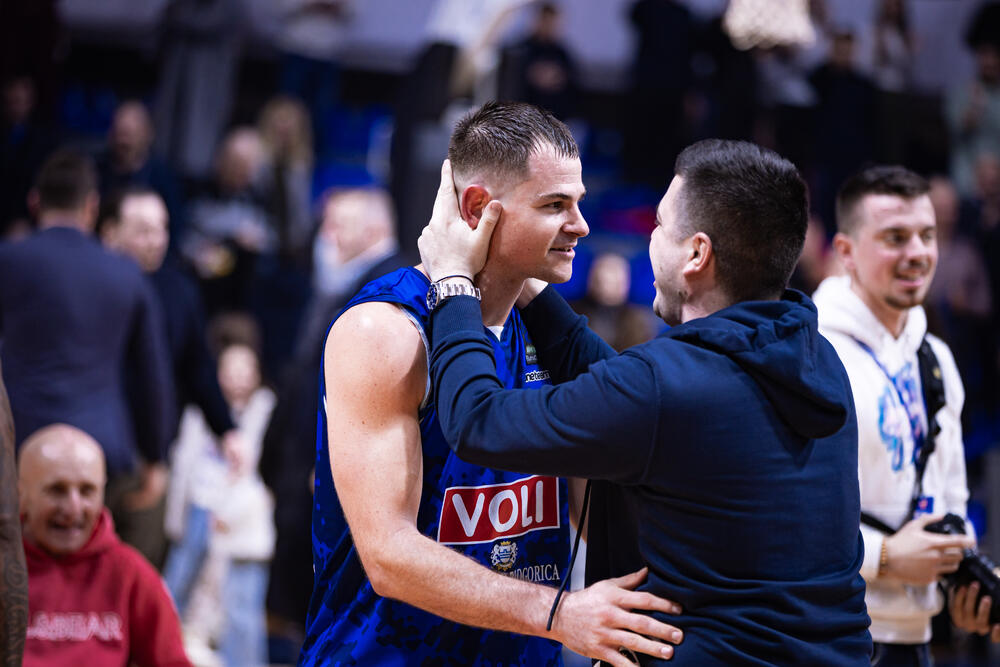 <p>Pravo malo čudo režirali su "plavi" košarkaši, koji osvojili krucijalne bodove protiv Hapoela, jednog od najboljih timova u Evrokupu, iako su na ulazu u posljednji minut gubili osam razlike</p>