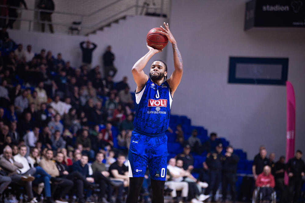 <p>Pravo malo čudo režirali su "plavi" košarkaši, koji osvojili krucijalne bodove protiv Hapoela, jednog od najboljih timova u Evrokupu, iako su na ulazu u posljednji minut gubili osam razlike</p>