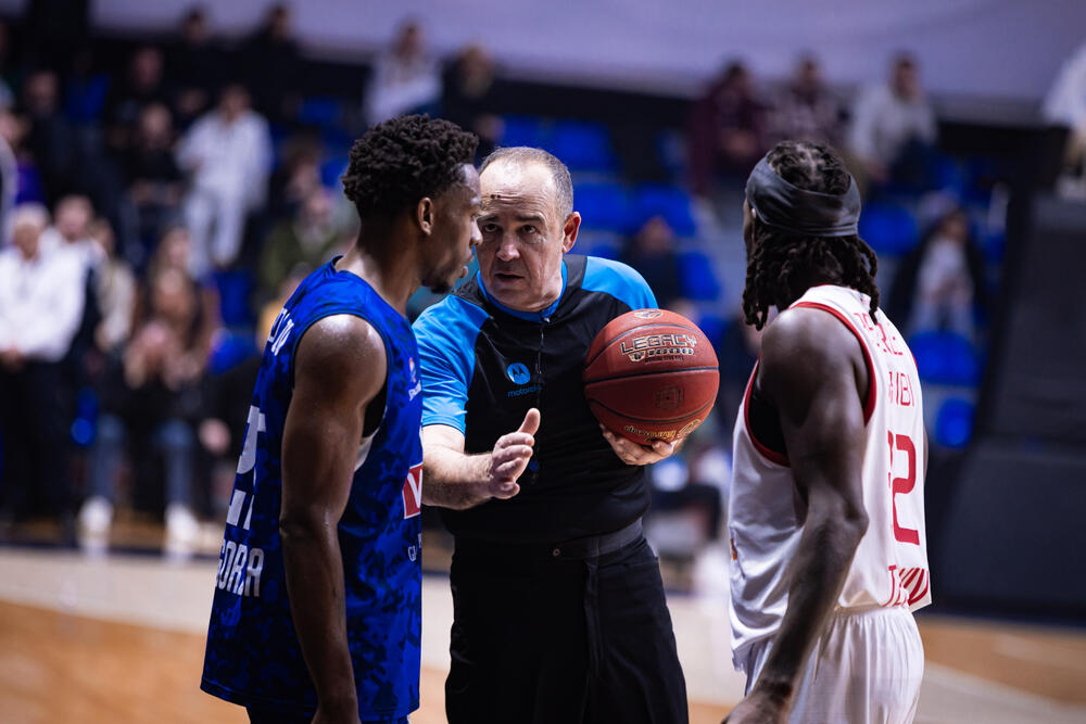 <p>Pravo malo čudo režirali su "plavi" košarkaši, koji osvojili krucijalne bodove protiv Hapoela, jednog od najboljih timova u Evrokupu, iako su na ulazu u posljednji minut gubili osam razlike</p>