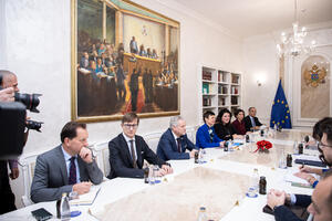 Kos: Poslanici imaju istorijsku odgovornost da ispune težnje...