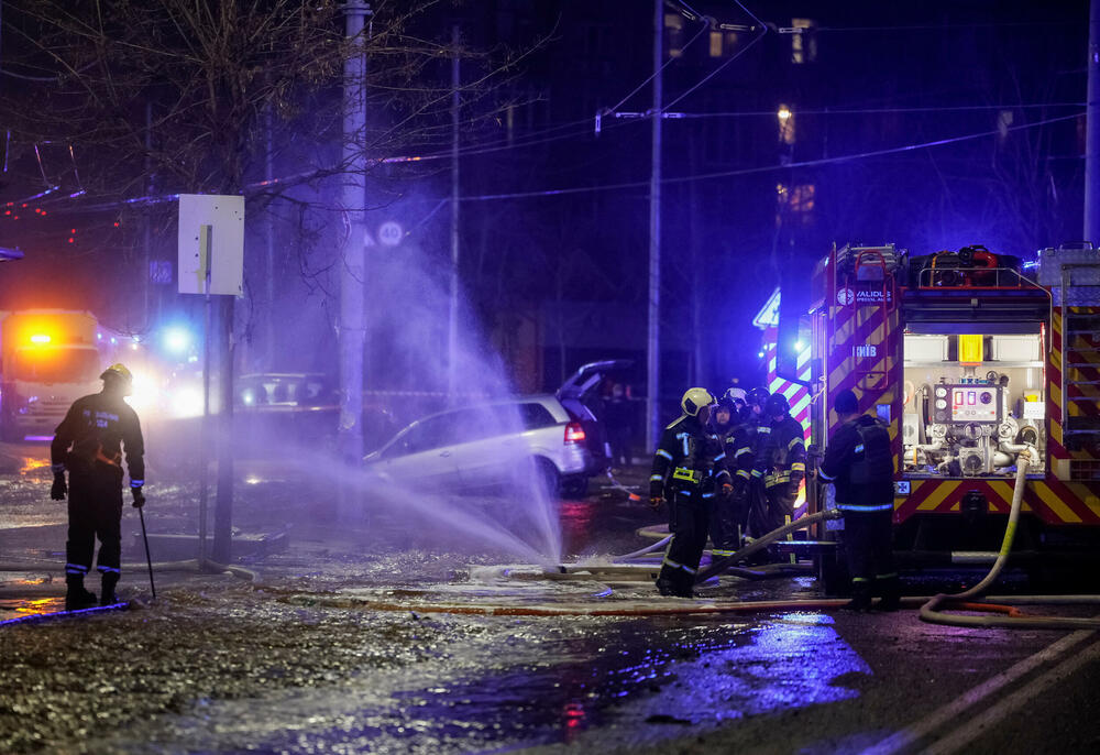<p>Rusija je lansirala 39 dronova Šahid i četiri balističke rakete. Ukrajinska PVO oborila je dvije rakete i 24 drona. Dronovi i rakete su oboreni u Poltavi, Sumi, Harkovu, Čerkasiju, Černigovu, Kijevu, Hmeljnickom, Žitomiru, Kirovogradu, Dnjepropetrovsku, Hersonu i Donjecku</p>