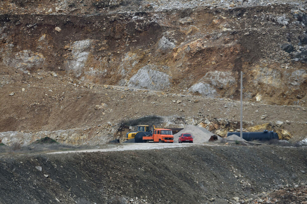Mašine na lokaciji radile su nesmetano početkom sedmice, Foto: BORIS PEJOVIC