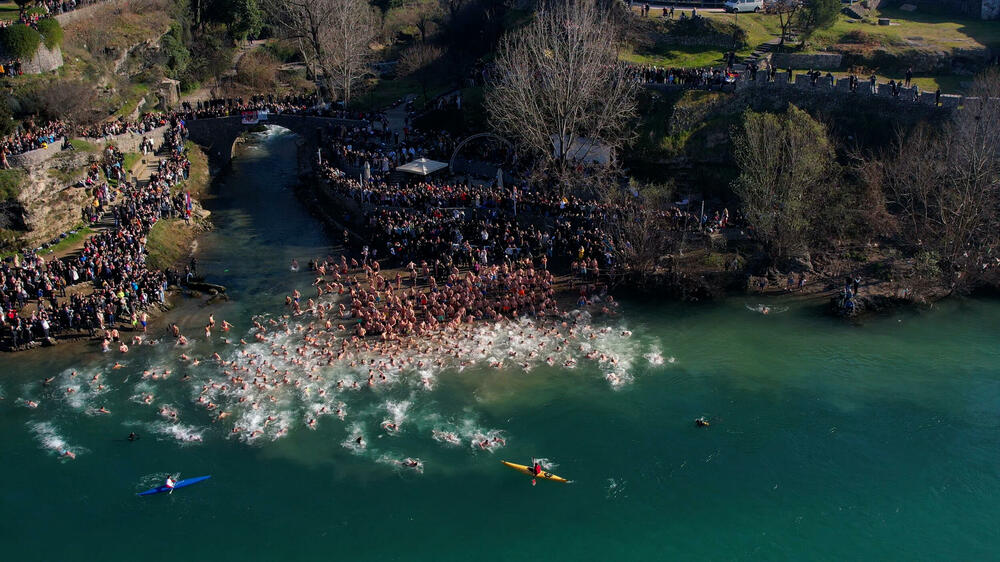 <p>Bogojavljenje je hrišćanski praznik koji se slavi 19. januara</p>