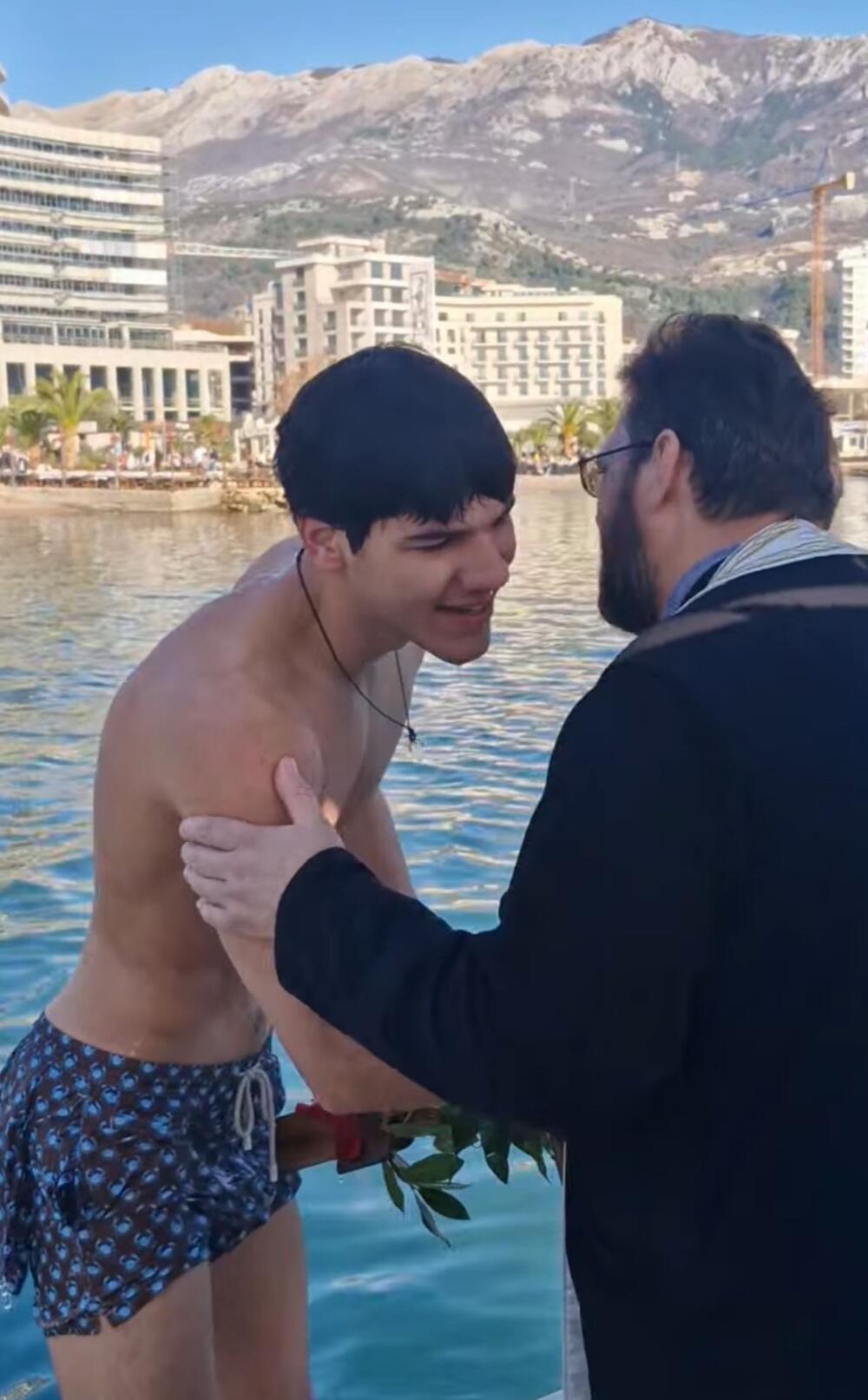 <p>Bogojavljenje je hrišćanski praznik koji se slavi 19. januara</p>