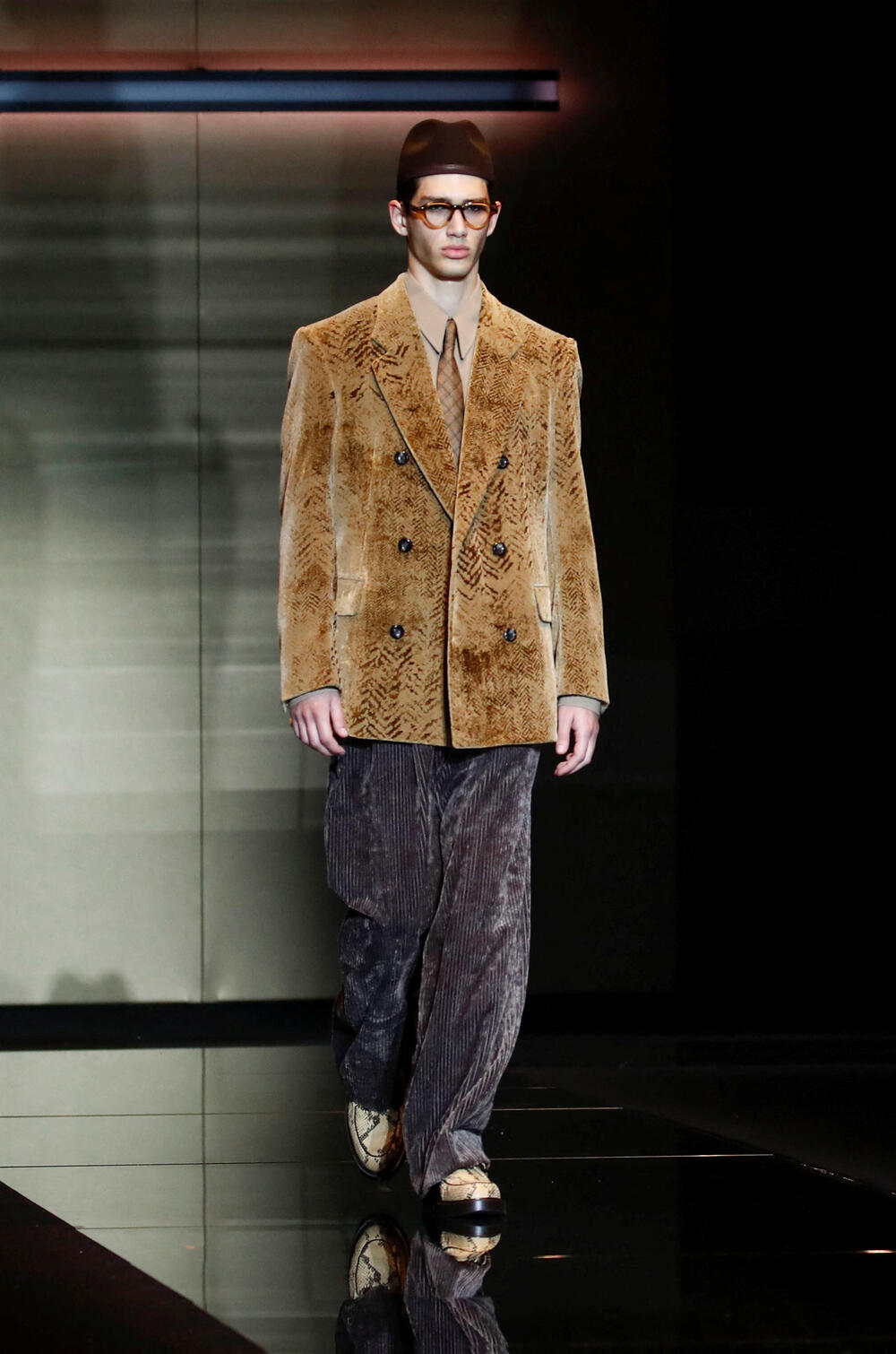 <p>Emporio Armani predstavio je kolekciju muške odjeće za jesen-zima 2025/2026.</p>  <p>Kreacije su prikazane na Nedjelji mode u Milanu.</p>