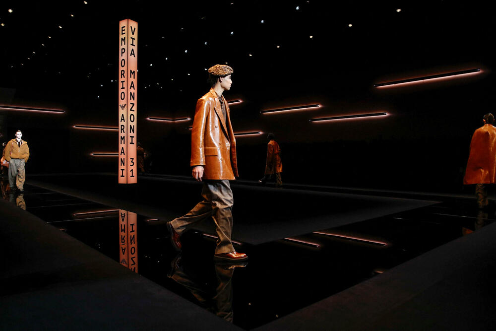 <p>Emporio Armani predstavio je kolekciju muške odjeće za jesen-zima 2025/2026.</p>  <p>Kreacije su prikazane na Nedjelji mode u Milanu.</p>
