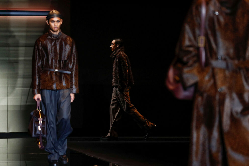 <p>Emporio Armani predstavio je kolekciju muške odjeće za jesen-zima 2025/2026.</p>  <p>Kreacije su prikazane na Nedjelji mode u Milanu.</p>