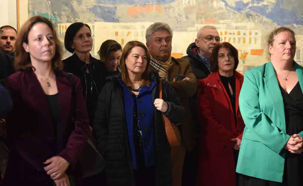 <p>Postavka "U potrazi za nečim" predstavljena u Modernoj galeriji u Podgorici</p>