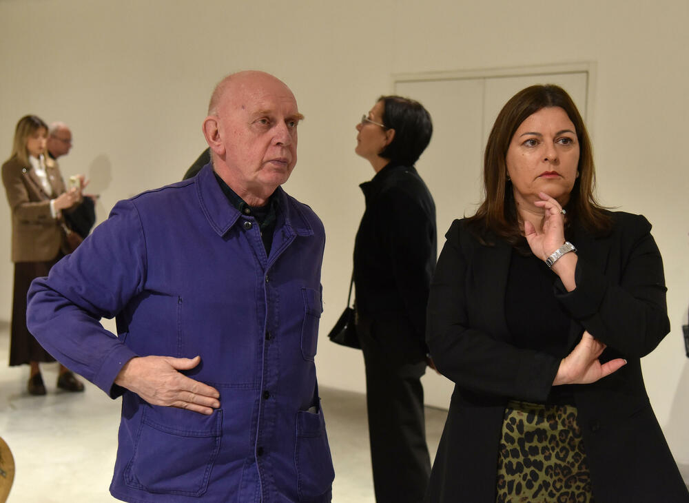 <p>Postavka "U potrazi za nečim" predstavljena u Modernoj galeriji u Podgorici</p>