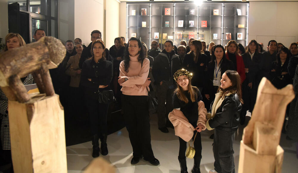 <p>Postavka "U potrazi za nečim" predstavljena u Modernoj galeriji u Podgorici</p>