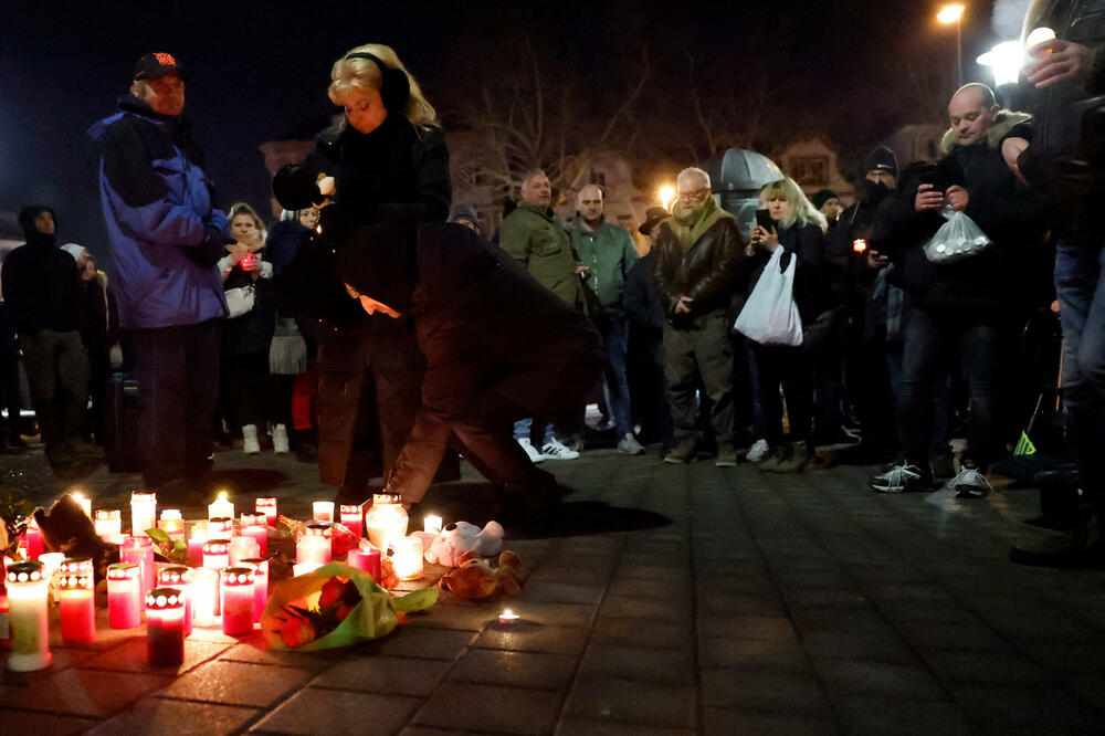 Odavanje počasti žrtvama, Foto: REUTERS