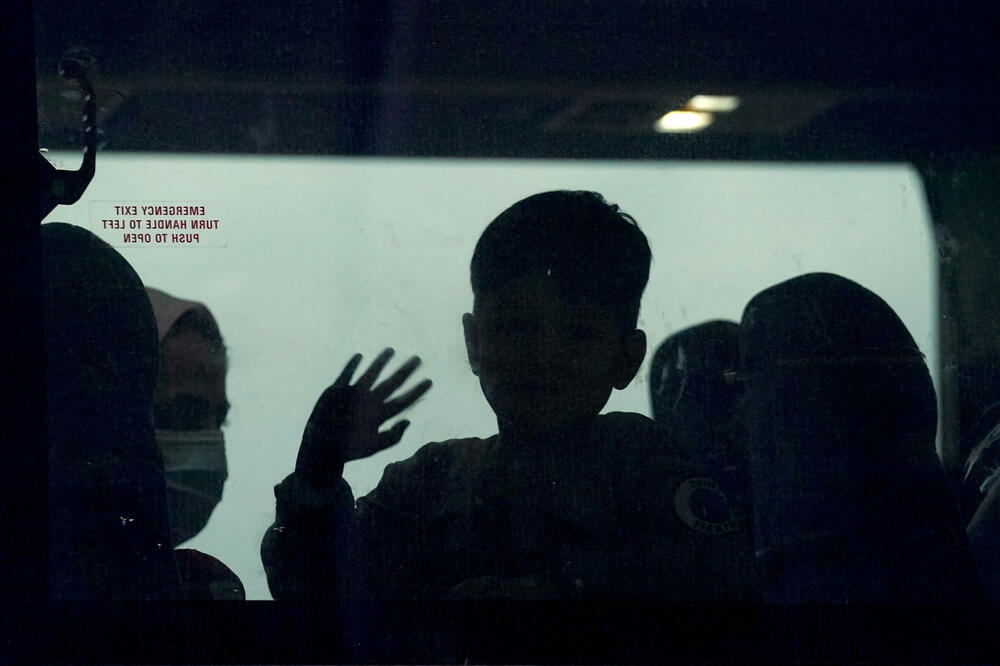 Avganistanske izbjeglice na aerodromu u Virdžiniji, Foto: Reuters