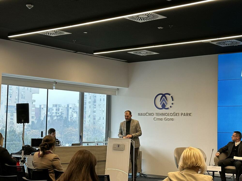 <p>Glavni urednik “Vijesti” Mihailo Jovović rekao je da je veoma zadovoljan istraživanjem</p>