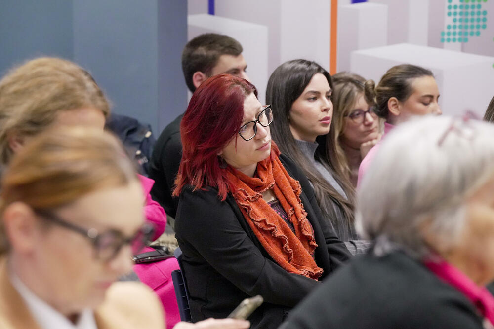 <p>Glavni pregovarač Crne Gore sa Evropskom unijom (EU) Predrag Zenović poručio je da je zajednički cilj da se kroz otvoreni dijalog i konstruktivne predloge NVO doprinese jačanju napora državne uprave u oblasti vladavine prava, kao i osiguravanju šireg društvenog konsenzusa povodom najvažnijih društvenih pitanja</p>