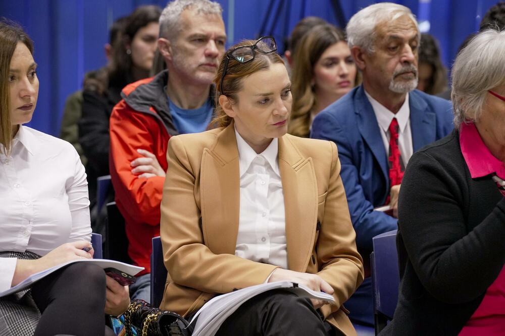 <p>Glavni pregovarač Crne Gore sa Evropskom unijom (EU) Predrag Zenović poručio je da je zajednički cilj da se kroz otvoreni dijalog i konstruktivne predloge NVO doprinese jačanju napora državne uprave u oblasti vladavine prava, kao i osiguravanju šireg društvenog konsenzusa povodom najvažnijih društvenih pitanja</p>