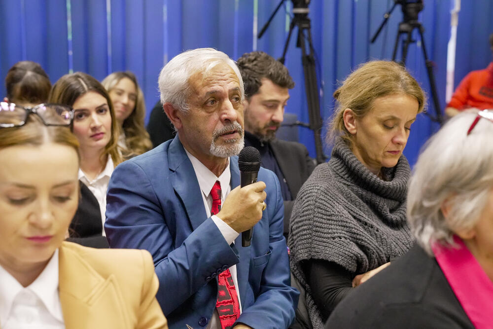 <p>Glavni pregovarač Crne Gore sa Evropskom unijom (EU) Predrag Zenović poručio je da je zajednički cilj da se kroz otvoreni dijalog i konstruktivne predloge NVO doprinese jačanju napora državne uprave u oblasti vladavine prava, kao i osiguravanju šireg društvenog konsenzusa povodom najvažnijih društvenih pitanja</p>