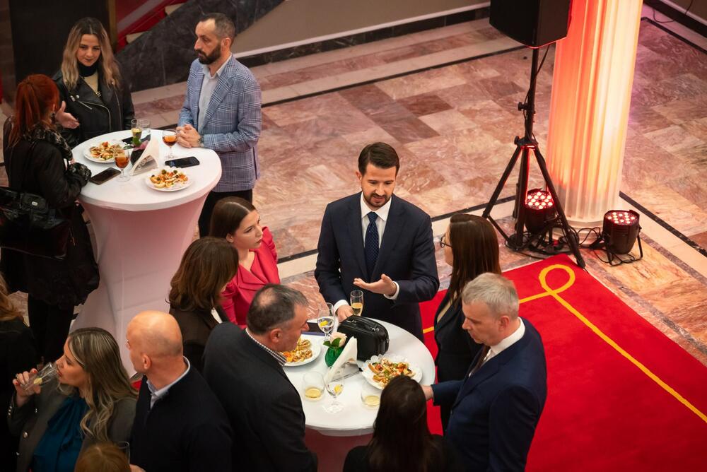 <p>Milatović je upriličio prijem za predstavnike medija, povodom 23. januara - Dana novinara Crne Gore</p>