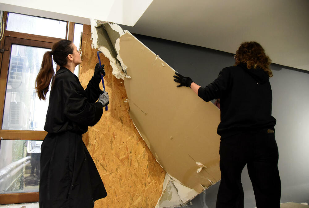 <p>Javni događaj “Pripremni radovi” realizovan juče, u susret izložbi “Radnički klub ‘Između nas’” koja će biti otvorena u utorak 28. januara u MSUCG u Podgorici</p>