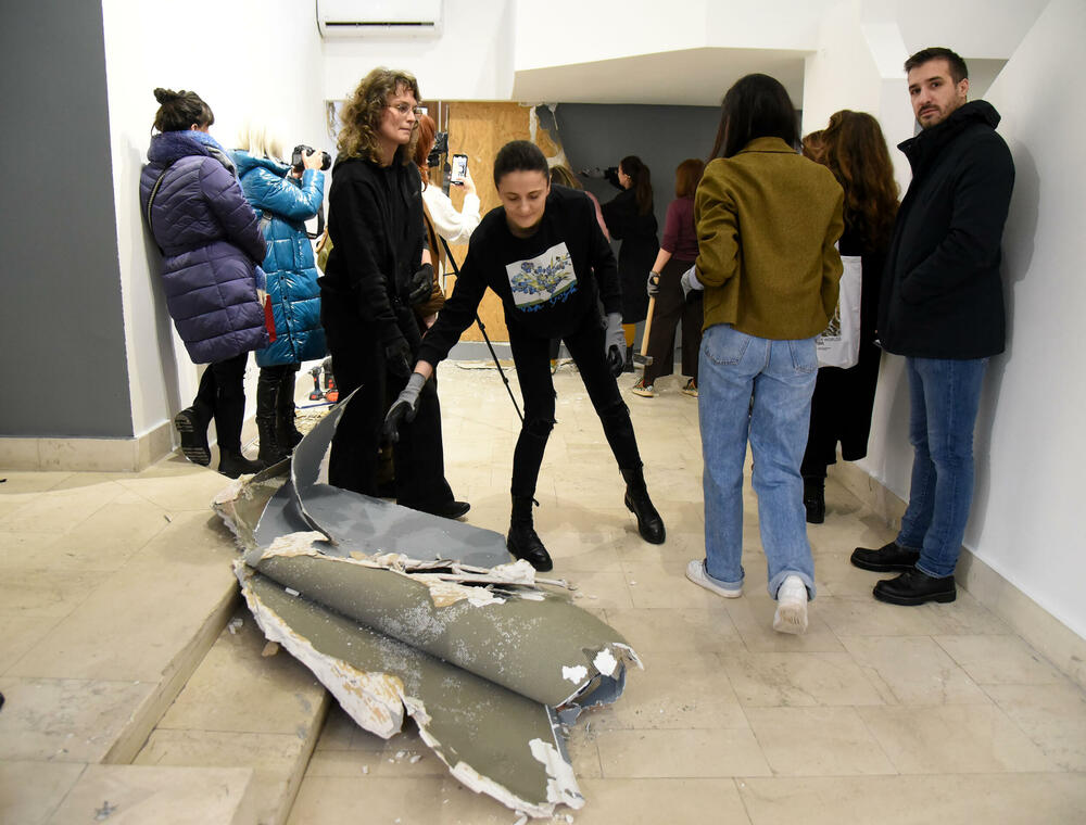 <p>Javni događaj “Pripremni radovi” realizovan juče, u susret izložbi “Radnički klub ‘Između nas’” koja će biti otvorena u utorak 28. januara u MSUCG u Podgorici</p>