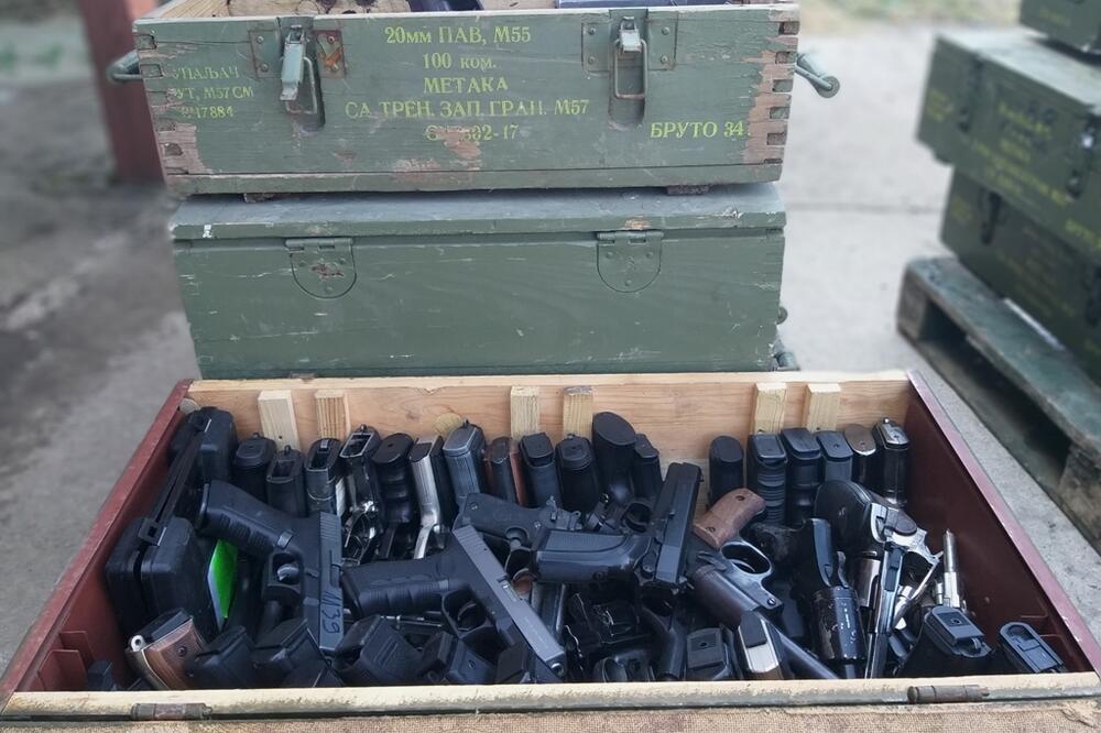 Strože kazne: Sa uništavanja oružja (arhiva), Foto: Svetlana Mandić