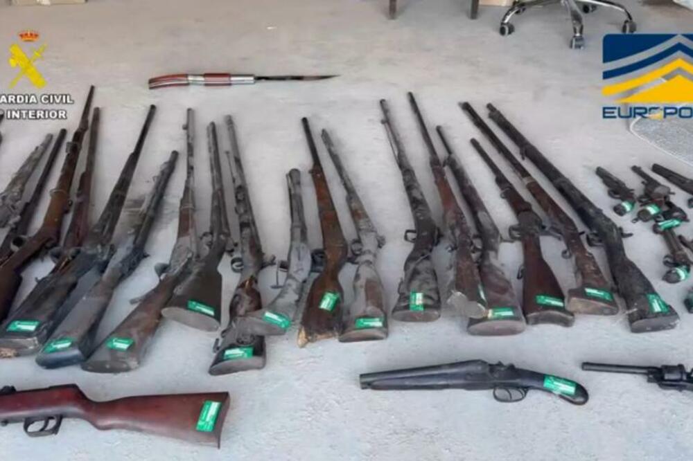 Oružje zaplijenjeno u akciji, Foto: Europol