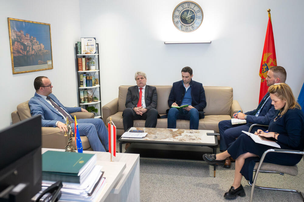 Sa sastanka, Foto: MERS