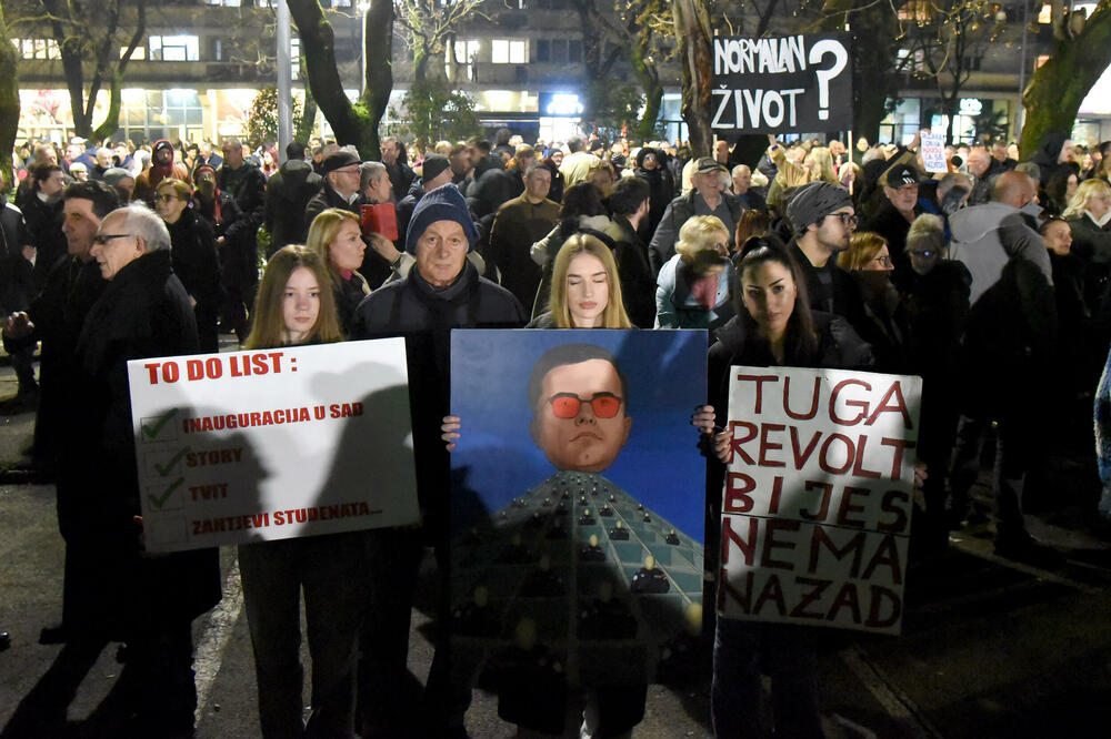 Detalj sa jednog od protesta, Foto: Luka Zeković