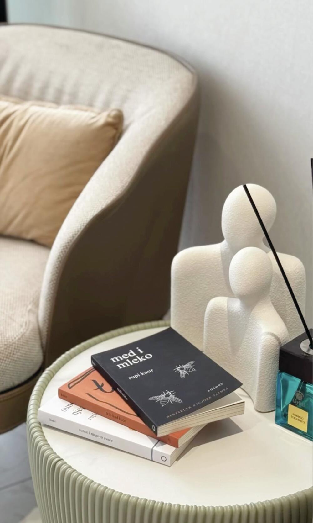 <p><em>Vizija našeg brenda je da postanemo prepoznatljivi po zdravom načinu života, da se širimo u pravcu zdrave ishrane, a da sa postojećim aparatima i uslugama klijenti mogu imati podršku i kontinuitet u vrhunskim rezultatima</em></p>