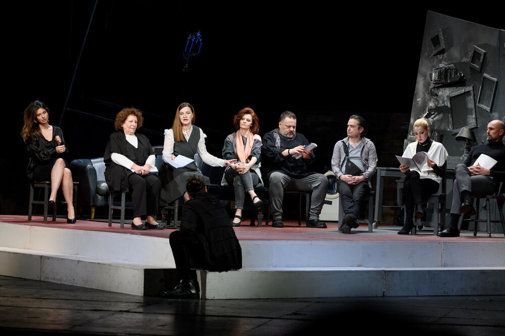 Scena iz predstave "Hasanaginice", Foto: Krsto Vulović