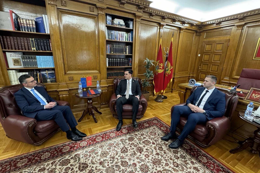 Sa sastanka, Foto: MUP