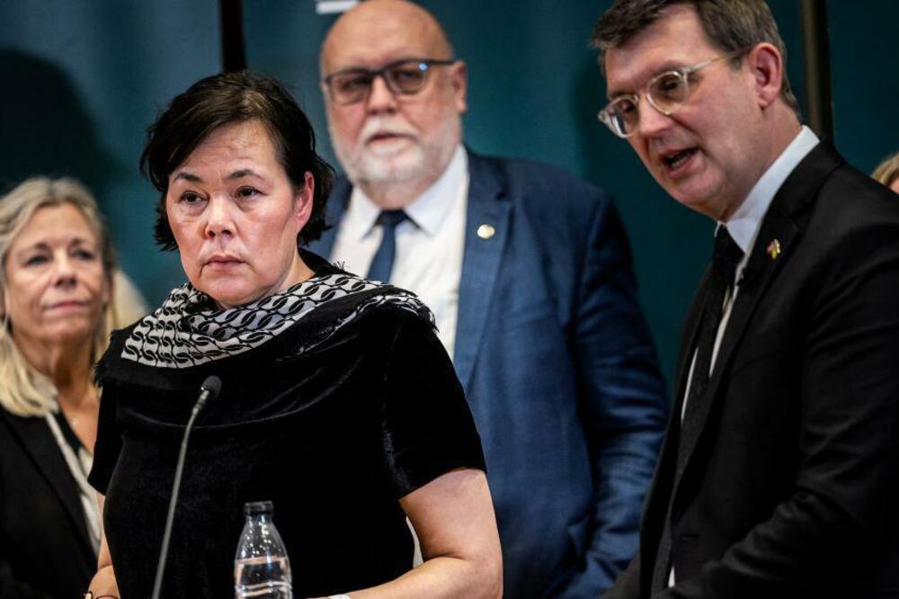 Vivijan Mocfelt, ministarka za nezavisnost i spoljne poslove Grenlanda, sa Troelsom Lundom Poulsenom, ministrom odbrane Danske, Foto: Reuters