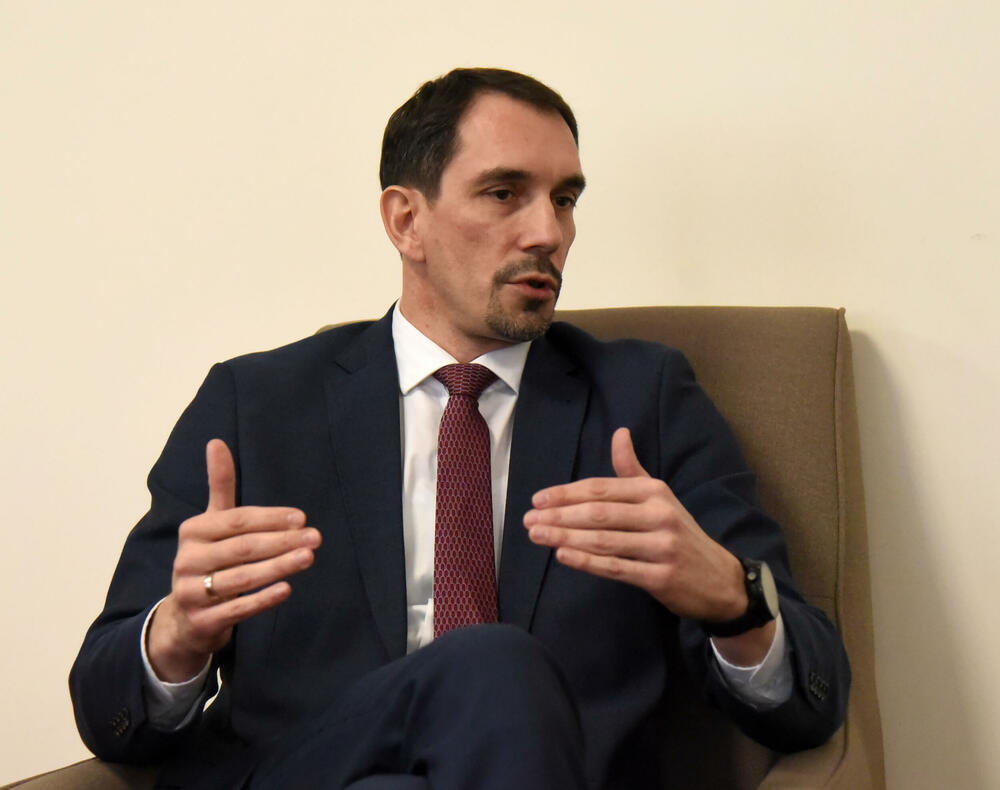 Vrhovno državno tožilstvo zavrnilo politizacijo svojega odločanja