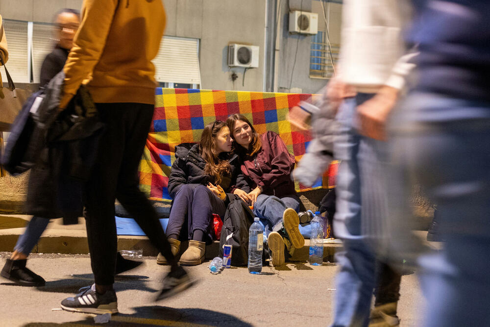 <p>Grupa od četivoro mladih je agenciji Frans pres govorila o tome šta ih je navelo na proteste i zašto ne namjeravaju da se vrate na nastavu dok se ne ispune njihovi zahtjevi</p>