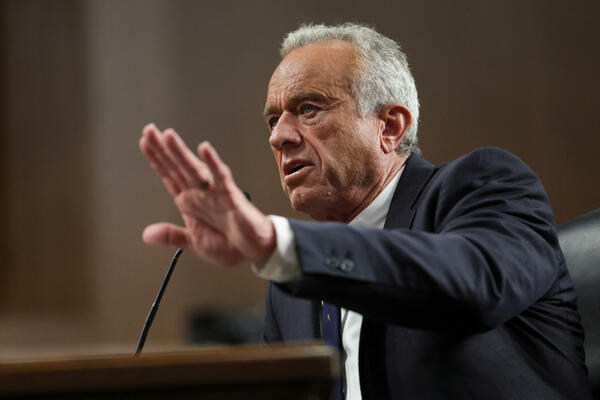 Robert Kenedi mlađi kritikovan zbog stavova o vakcinaciji, on kaže...