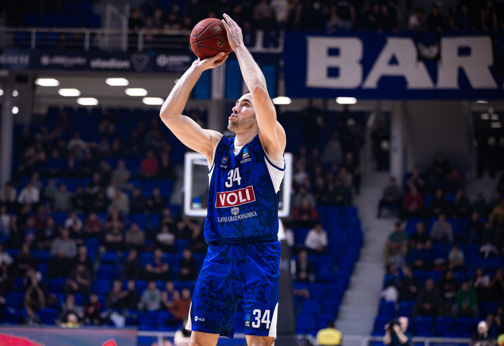 <p>Košarkaši Budućnost Volija na krilima navijača "razbili" Huventud u pretposljednjem kolu Evrokupa</p>