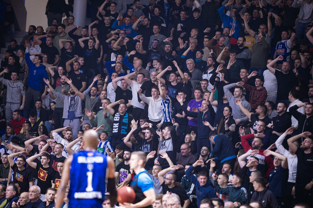 <p>Košarkaši Budućnost Volija na krilima navijača "razbili" Huventud u pretposljednjem kolu Evrokupa</p>