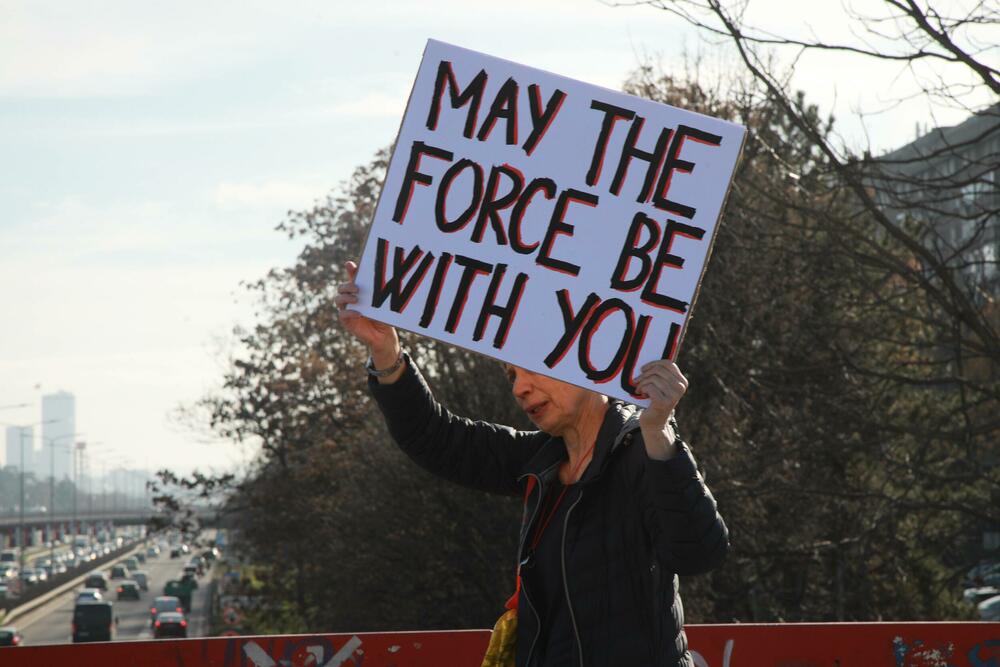<p>Mediji prenose da će kolonu studenata, koju će pratiti policija, obezbjeđivati i poljoprivrednici na traktorima i bajkeri</p>
