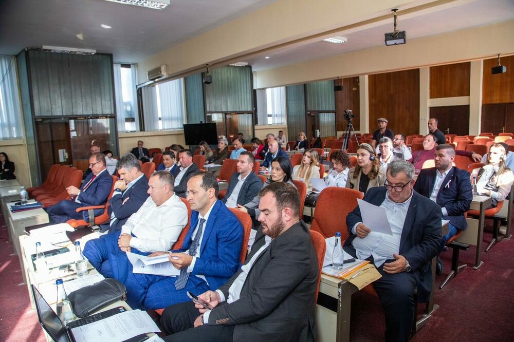 Nika pisao predsjednici SO, čelniku Ulcinja i odbornicima: Detalj s jedne od sjednica SO, Foto: Skupština opštine