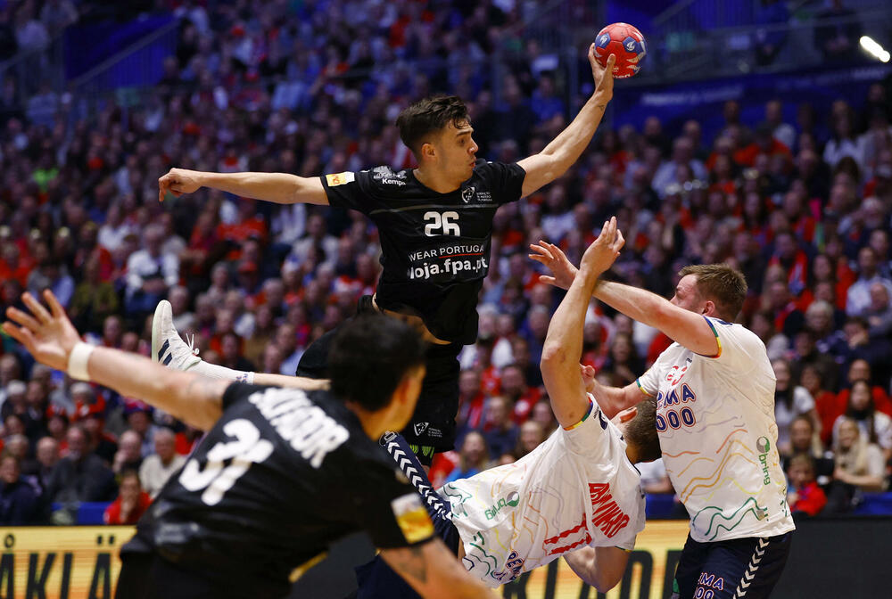 Maestro: Kiko Košta