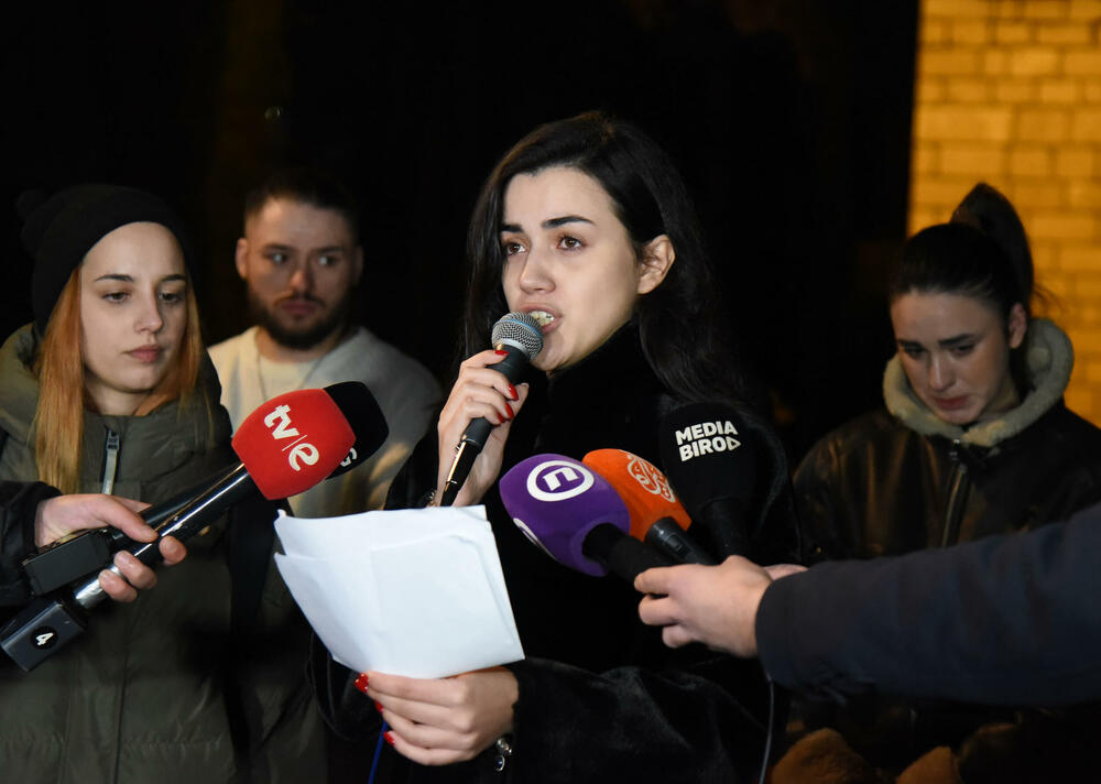 <p>Cetinjanin Aco Martinović ubio je 1. januara 12 osoba, među kojima dvoje djece, i ranio četiri, od kojih je jedna preminula 9. januara u Kliničkom centru Crne Gore</p>