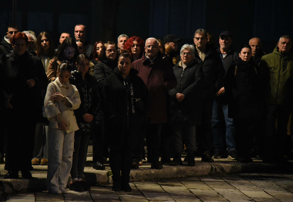 <p>Cetinjanin Aco Martinović ubio je 1. januara 12 osoba, među kojima dvoje djece, i ranio četiri, od kojih je jedna preminula 9. januara u Kliničkom centru Crne Gore</p>