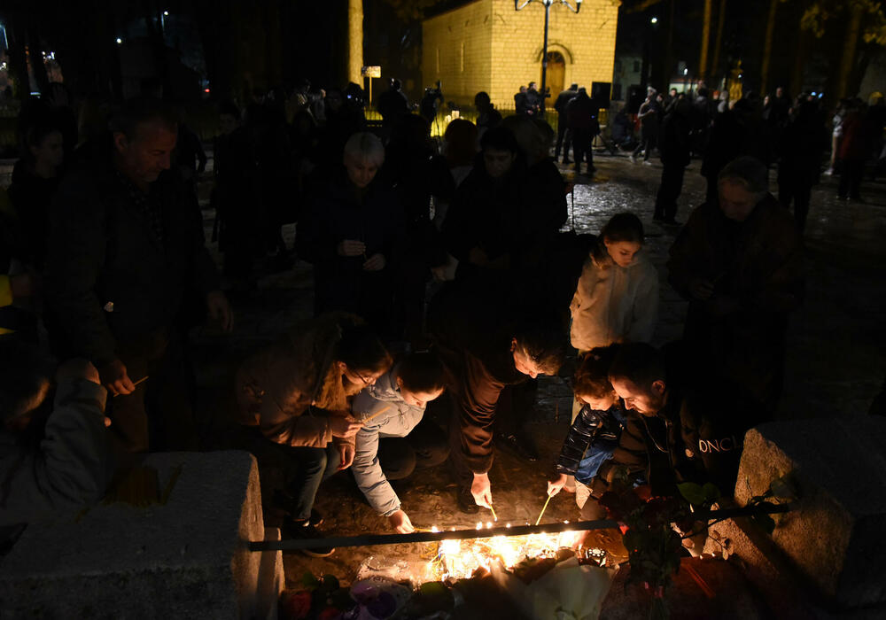 <p>Cetinjanin Aco Martinović ubio je 1. januara 12 osoba, među kojima dvoje djece, i ranio četiri, od kojih je jedna preminula 9. januara u Kliničkom centru Crne Gore</p>
