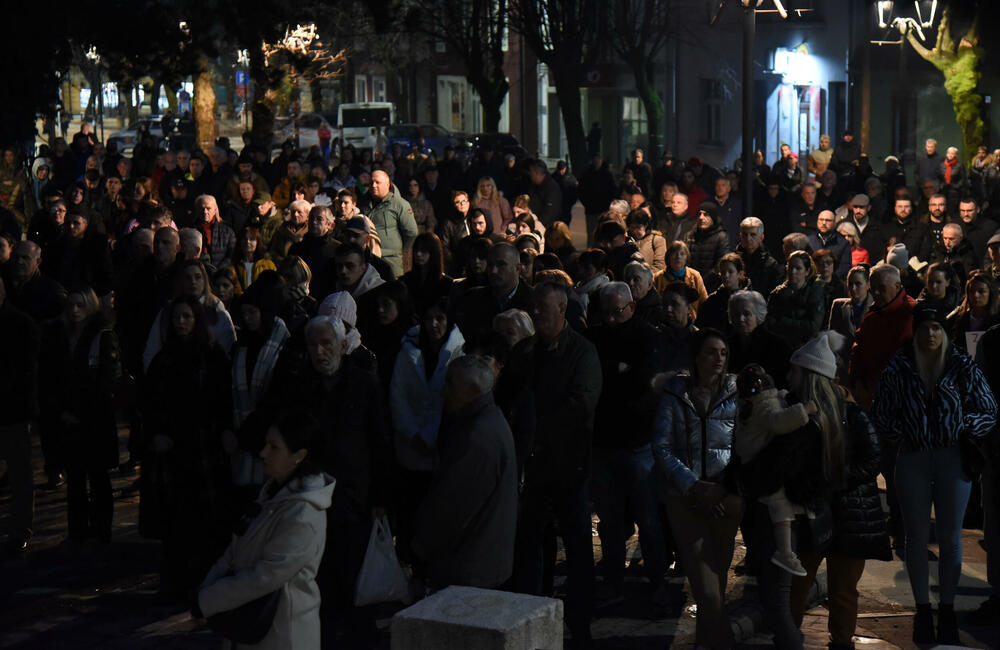 <p>Cetinjanin Aco Martinović ubio je 1. januara 12 osoba, među kojima dvoje djece, i ranio četiri, od kojih je jedna preminula 9. januara u Kliničkom centru Crne Gore</p>