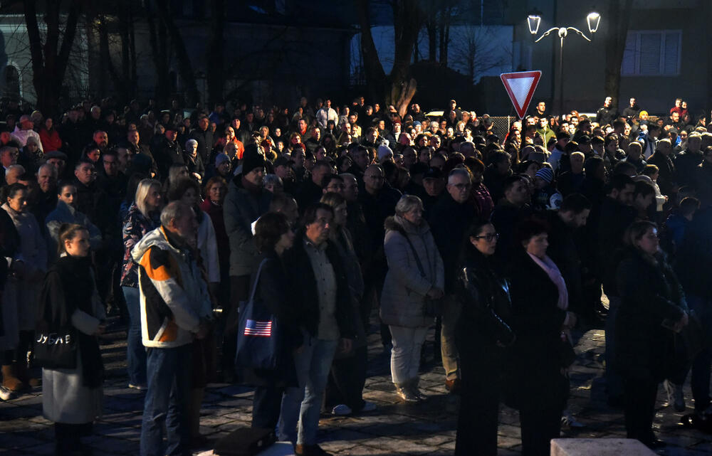 <p>Cetinjanin Aco Martinović ubio je 1. januara 12 osoba, među kojima dvoje djece, i ranio četiri, od kojih je jedna preminula 9. januara u Kliničkom centru Crne Gore</p>