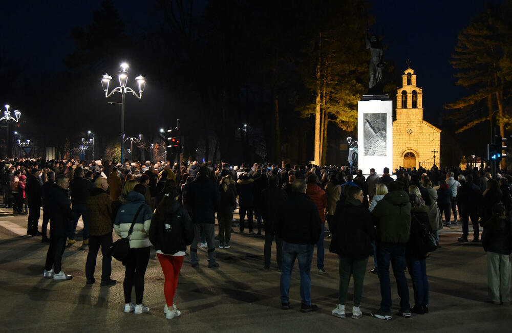 <p>Cetinjanin Aco Martinović ubio je 1. januara 12 osoba, među kojima dvoje djece, i ranio četiri, od kojih je jedna preminula 9. januara u Kliničkom centru Crne Gore</p>