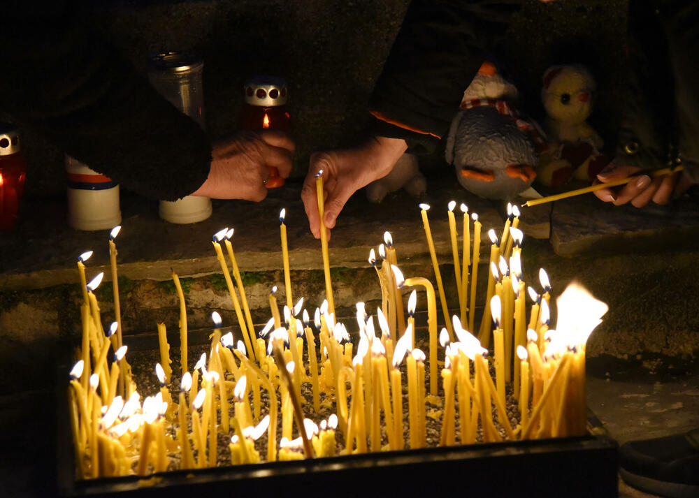 <p>Cetinjanin Aco Martinović ubio je 1. januara 12 osoba, među kojima dvoje djece, i ranio četiri, od kojih je jedna preminula 9. januara u Kliničkom centru Crne Gore</p>