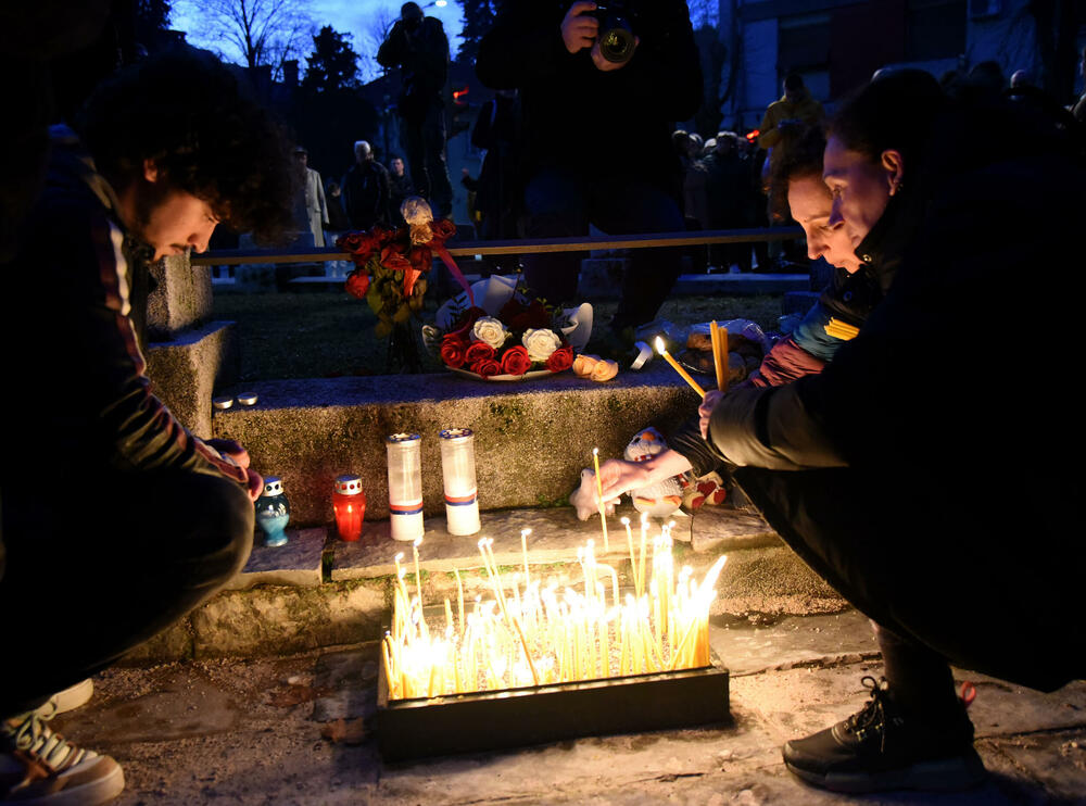 <p>Cetinjanin Aco Martinović ubio je 1. januara 12 osoba, među kojima dvoje djece, i ranio četiri, od kojih je jedna preminula 9. januara u Kliničkom centru Crne Gore</p>